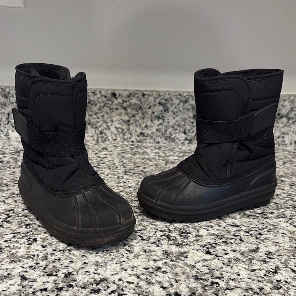 The Children’s Place Winter Boots size 12